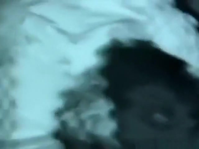 Voyeur busted a partyslut fucking her one night stand bare at the beach