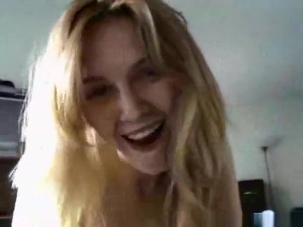 Blonde girl asks her bf to fuck her
