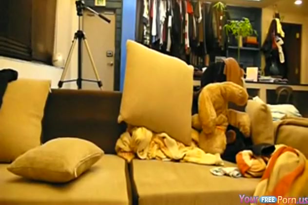 Nerdy asian girl couple sofa sextape