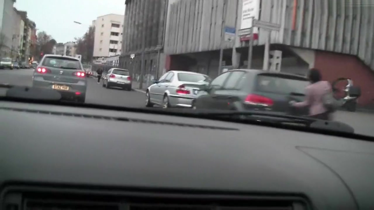 Brunette amateur video clip shows me fucking in a car