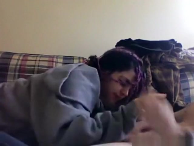 Petite emo girl gives her bf a blowjob on the sofa