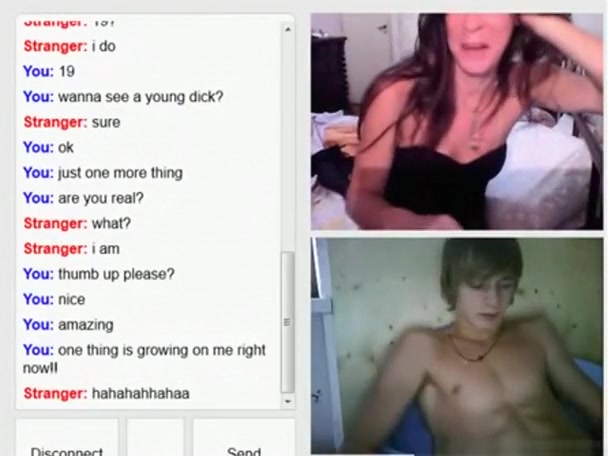 Hot 29yo girl has cybersex with a 19yo guy