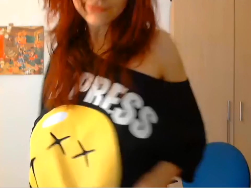 I'm touching my body in amateur masturbating vid