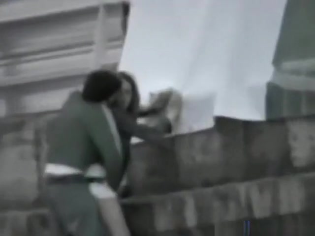 Voyeur tapes a couple fucking at the beach during daytime
