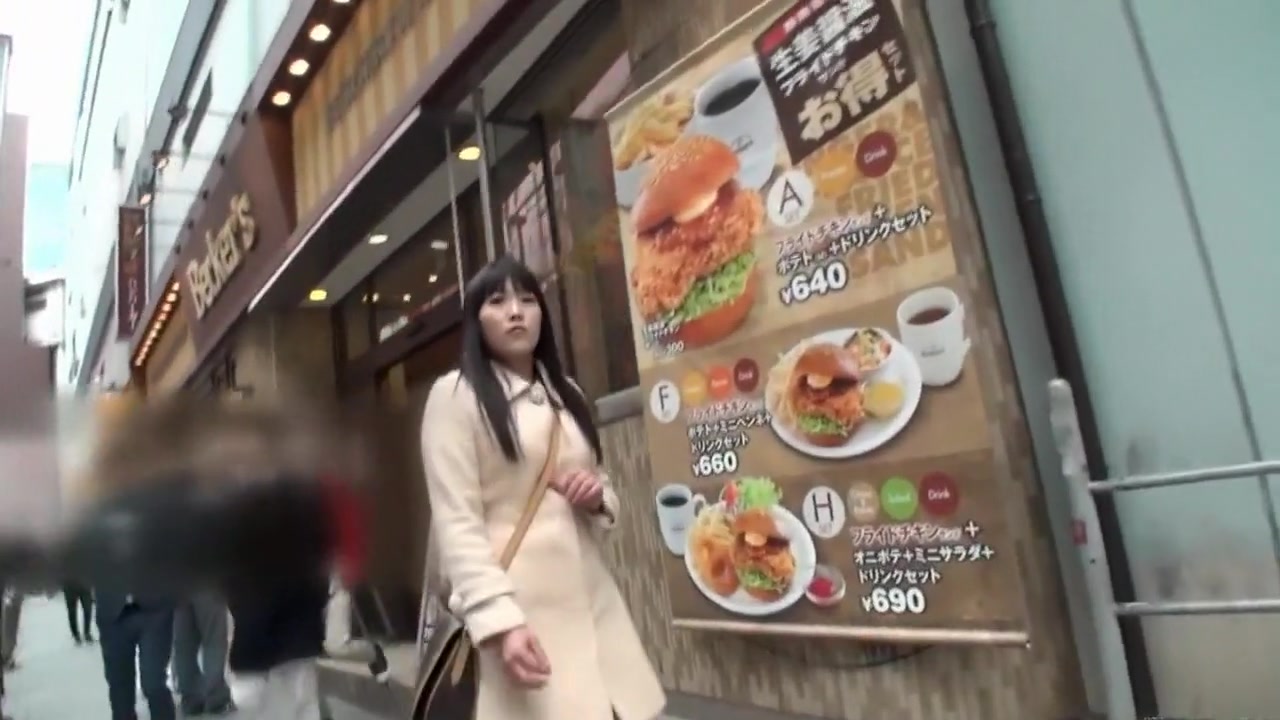 Seriously Nampa is first and. 395 in Akihabara Yuko 25-year-old married woman